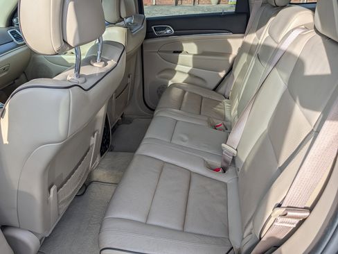 Used 2014 Jeep Grand Cherokee Overland w/ Trailer Tow Group IV image 13