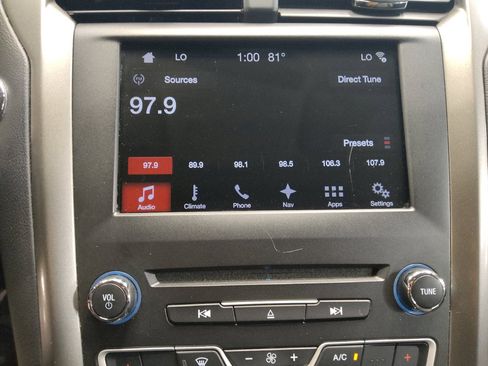 Used 2018 Ford Fusion SE w/ Fusion SE Technology Package FWD image 25