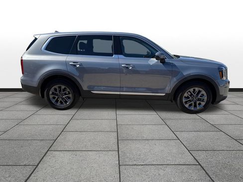 Used 2023 Kia Telluride LX FWD image 6