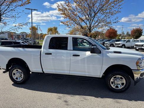 Used 2024 RAM 2500 Tradesman w/ Chrome Appearance Group image 4