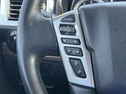 Used 2019 Nissan Titan SL RWD image 26