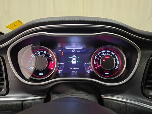 Used 2015 Dodge Challenger SRT w/ Technology Group RWD image 21