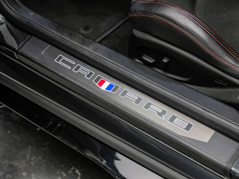 Used 2018 Chevrolet Camaro ZL1 RWD image 44