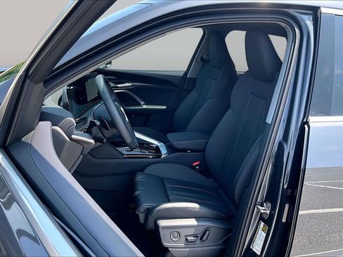 Used 2025 Audi Q5 Premium Plus AWD/4WD image 8