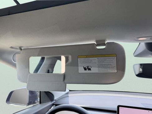 Used 2022 Tesla Model Y Performance image 53