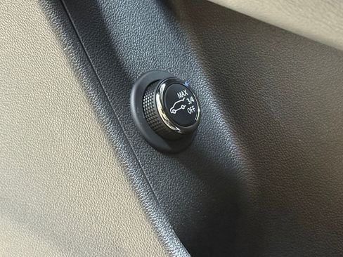 Certified 2023 Cadillac XT5 Luxury image 17