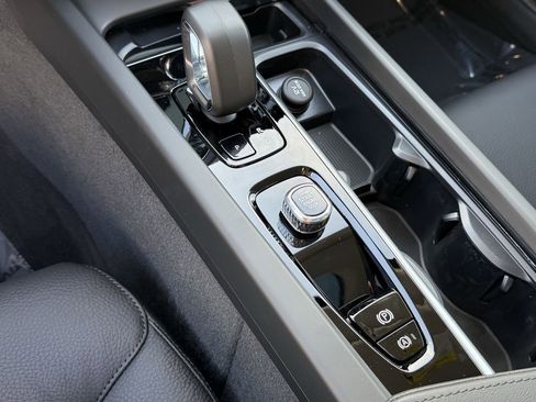 New 2026 Volvo V60 B5 Cross Country Plus w/ Protection Package Premier image 24