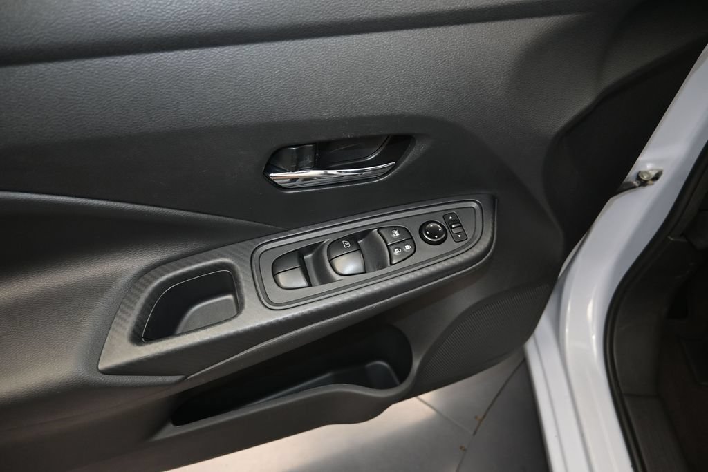 Used 2024 Nissan Versa SV FWD image 11