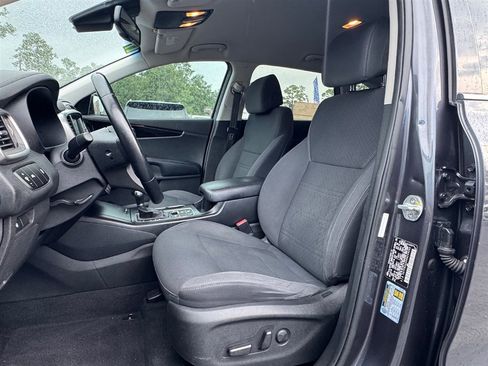 Used 2017 Kia Sorento FWD w/ LX Convenience Package image 18
