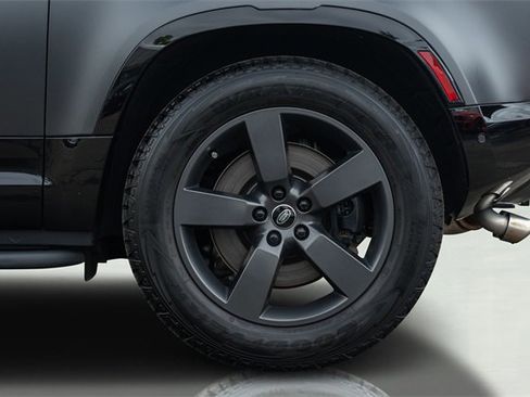 Used 2024 Land Rover Defender 90 Carpathian Edition image 24