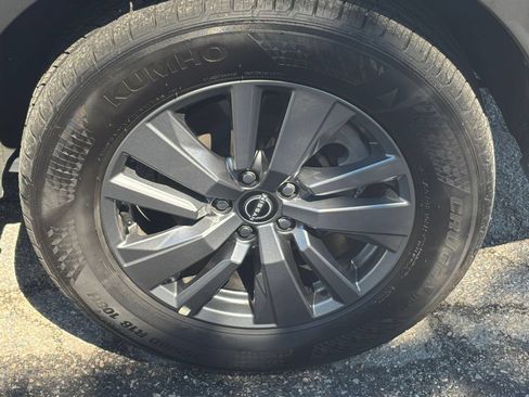 Used 2025 Nissan Pathfinder SV AWD/4WD image 25