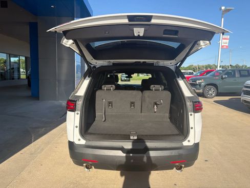 Used 2023 Chevrolet Traverse LT FWD image 6