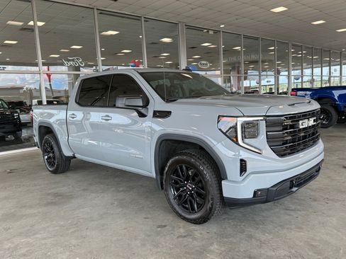 Used 2024 GMC Sierra 1500 Elevation AWD/4WD image 7