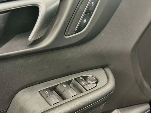 Used 2025 Buick Enclave Preferred AWD/4WD image 15