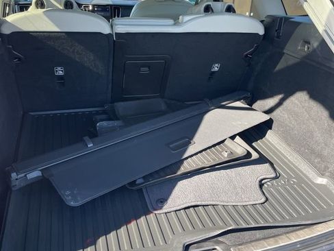 Used 2023 Volvo XC60 B5 Plus w/ Climate Package image 8