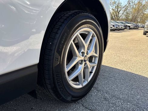 Used 2022 Ford Edge SE image 12