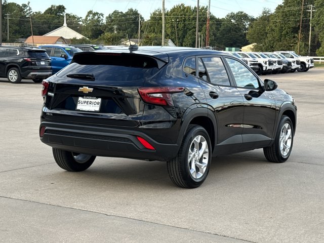 New 2026 Chevrolet Trax LS w/ LS Convenience Package FWD image 3