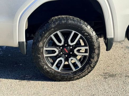 Used 2022 GMC Sierra 1500 AT4 w/ AT4 Premium Package image 9