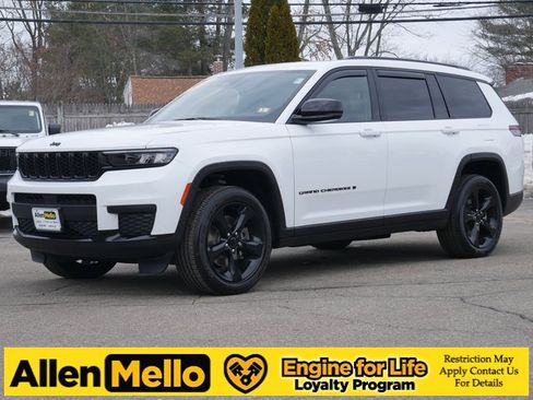 Used 2023 Jeep Grand Cherokee L Laredo image 1