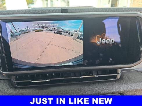 Used 2025 Jeep Wrangler Sport image 22