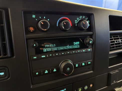 Used 2024 GMC Savana 2500 w/ Driver Convenience Package RWD image 18