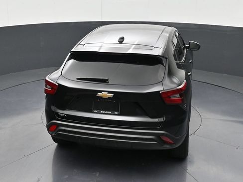 Used 2024 Chevrolet Trax LS w/ LS Convenience Package FWD image 15