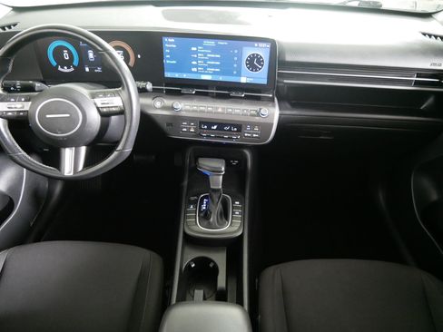 Used 2024 Hyundai Kona SEL AWD/4WD image 10