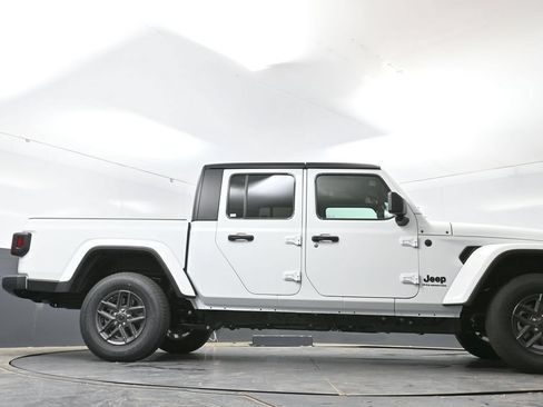 New 2026 Jeep Gladiator Sport AWD/4WD image 37