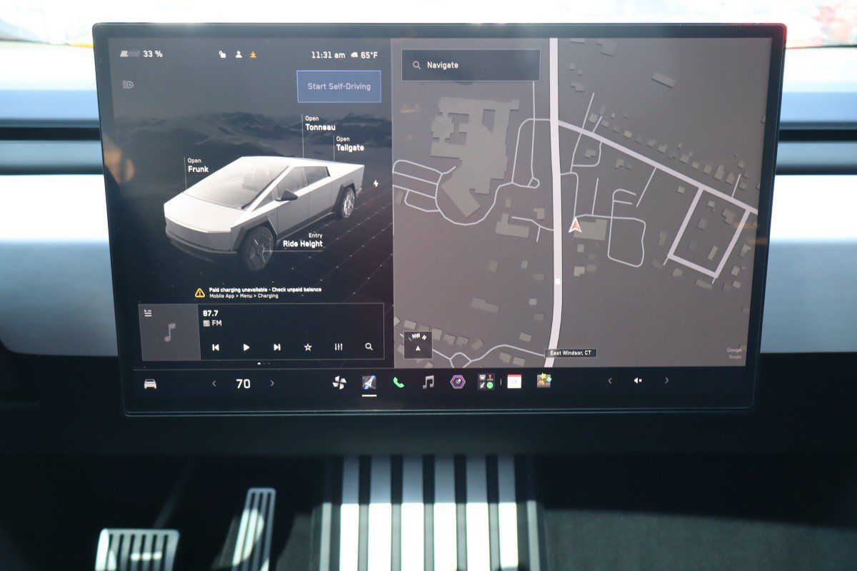 Used 2024 Tesla Cybertruck AWD Crew Cab image 25