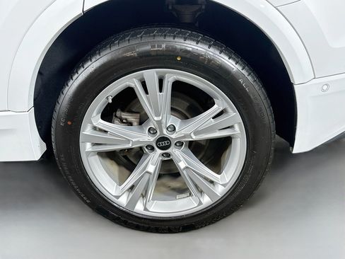 Used 2023 Audi Q8 Premium Plus AWD/4WD image 32