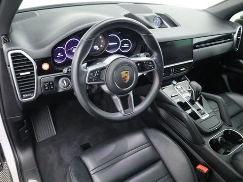 Used 2021 Porsche Cayenne image 9