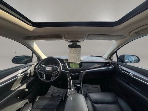 Used 2017 Cadillac XT5 Luxury AWD/4WD image 11