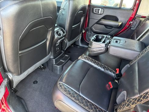 Used 2021 Jeep Wrangler Unlimited Sahara image 18