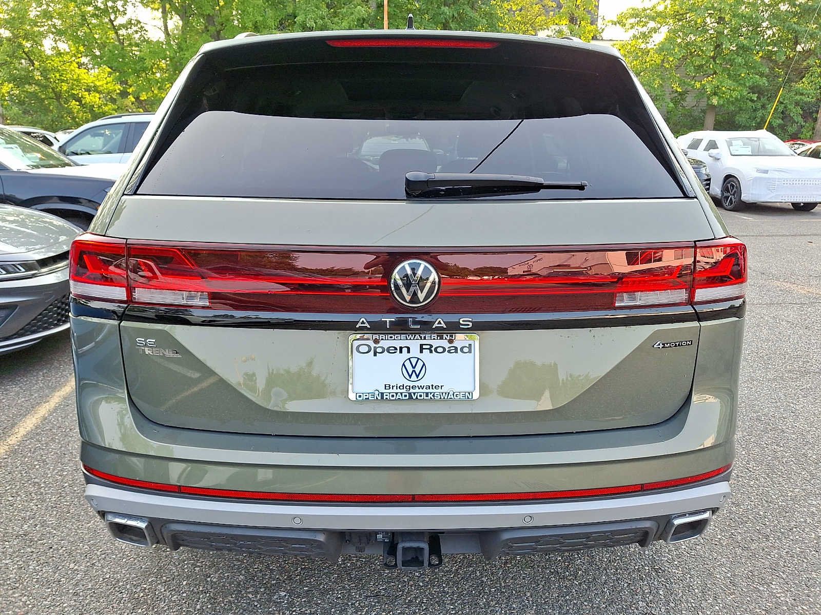 Certified 2024 Volkswagen Atlas Peak Edition SE AWD/4WD image 5