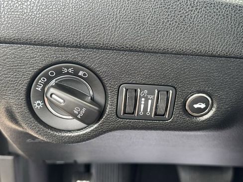 Used 2023 Chrysler 300 S image 19