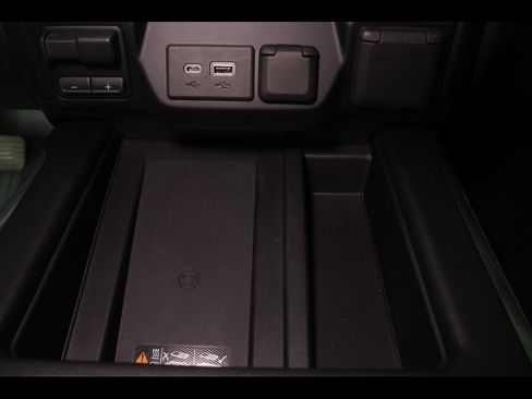 Used 2021 Chevrolet Silverado 1500 LTZ w/ LTZ Premium Package image 31