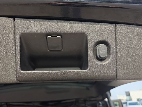 Used 2016 GMC Yukon XL SLT w/ Open Road Package image 14