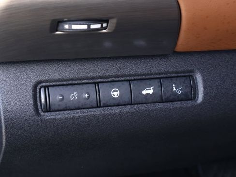 Used 2025 Nissan Pathfinder Platinum image 24