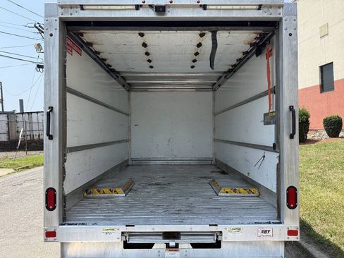 Used 2018 Ford Transit 350 156 DRW RWD image 15