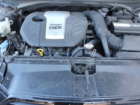 Used 2015 Hyundai Veloster Turbo FWD image 21
