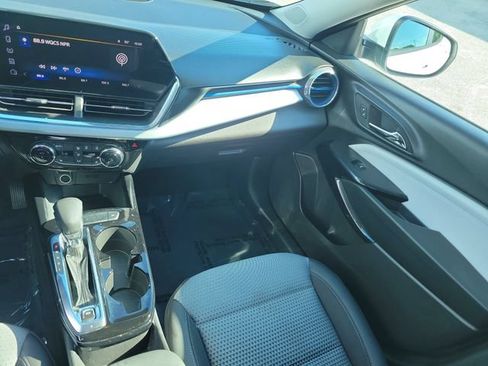 Used 2024 Chevrolet Trax LT w/ Driver Confidence Package FWD image 17