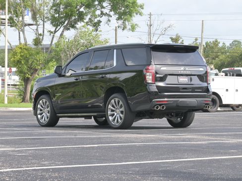 Used 2021 Chevrolet Tahoe Premier w/ Premium Package RWD image 3