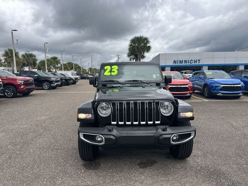 Used 2023 Jeep Gladiator Overland image 11