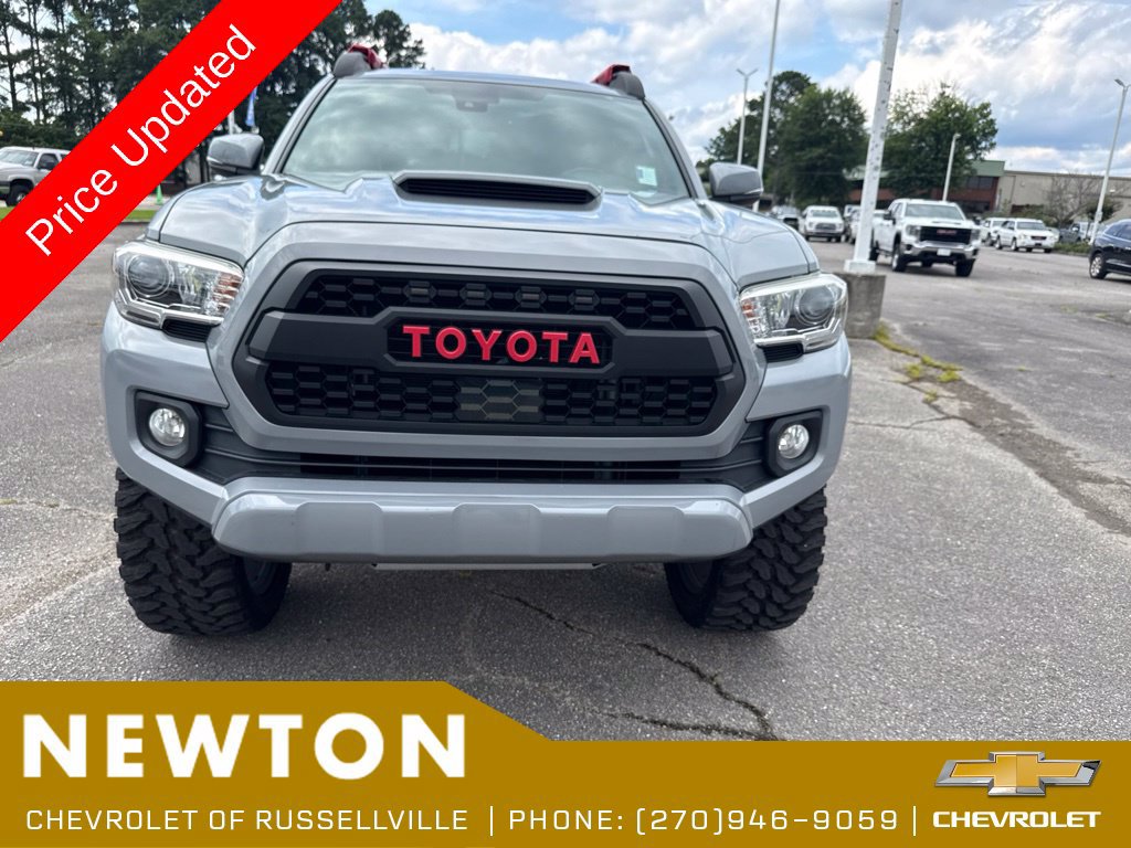 Used 2021 Toyota Tacoma TRD Sport AWD/4WD image 18