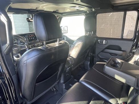 Used 2022 Jeep Wrangler Unlimited Sahara image 27