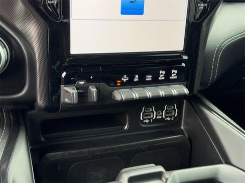 Used 2022 RAM 1500 Limited w/ Body Color Bumper Group image 31