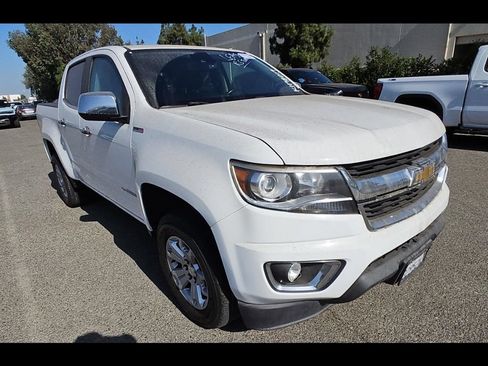Used 2019 Chevrolet Colorado LT w/ Luxury Package, Chrome RWD image 2