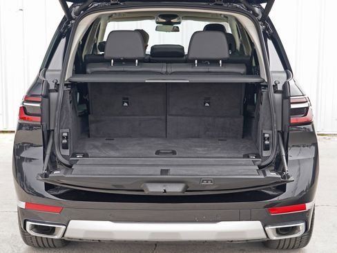 Used 2025 BMW X7 xDrive40i w/ Parking Assistance Package image 10