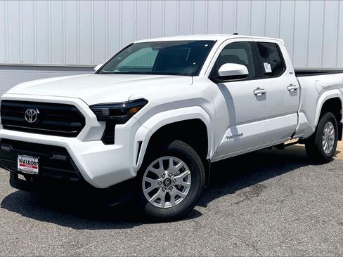 New 2026 Toyota Tacoma SR5 AWD/4WD image 2