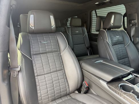 Used 2025 Cadillac Escalade V AWD/4WD image 38
